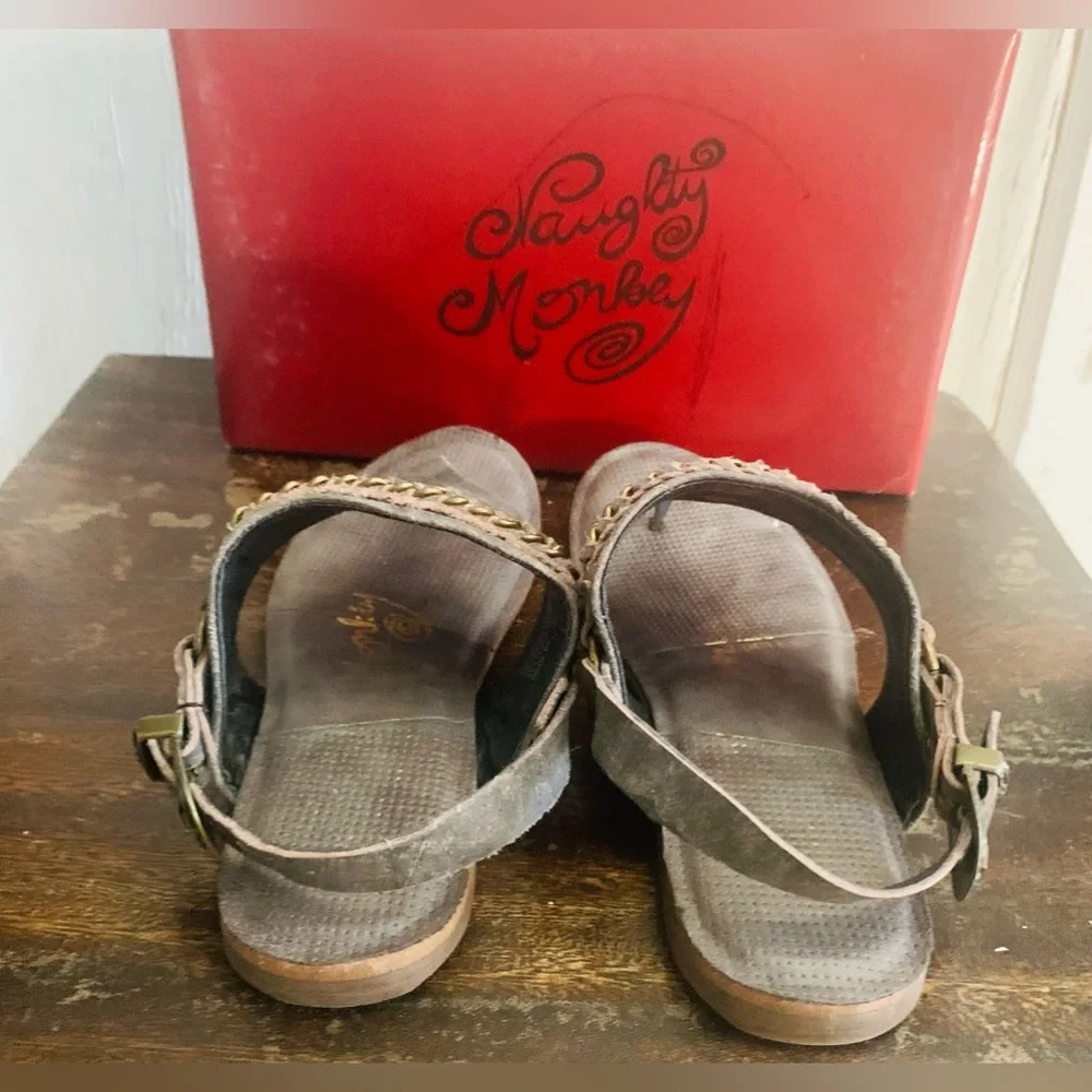 🙊🙊Naughty Monkey- Gray/Black‎ Enchilado Sandal-NWOT.